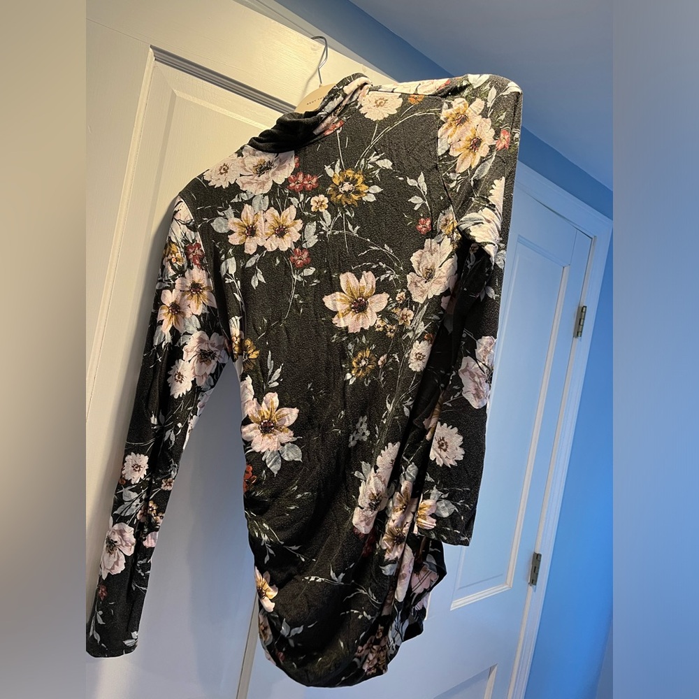 Yumi kim maternity black floral turtleneck dress top size L